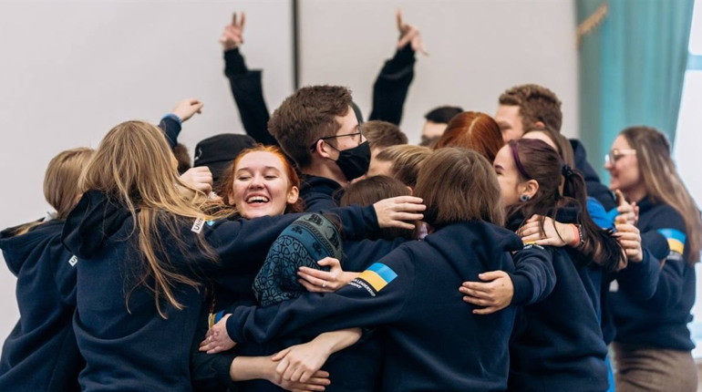 Щоб змiнити свiт - треба побачити свiт. Досвід про gap-year випускниці Южноукраїнської гімназії № 1