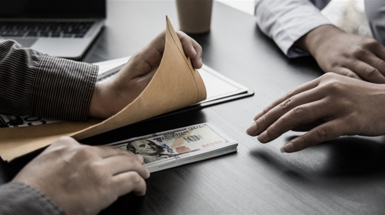 Вимагають гроші за сесію. Як діяти