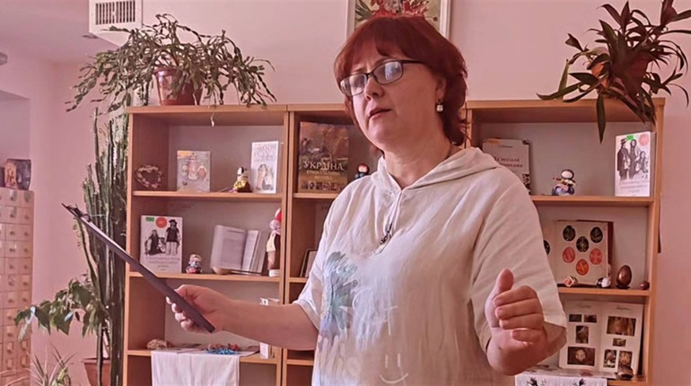 Поетеса з Полтавщини презентувала власну збірку віршів в Южному (ФОТО)
