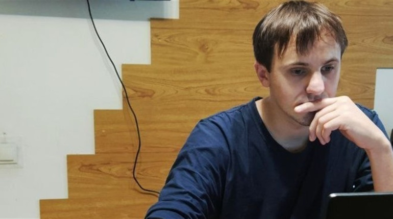 "Вчитель року" з Луганщини боронить рідну Україну. Як географ став тероборонцем