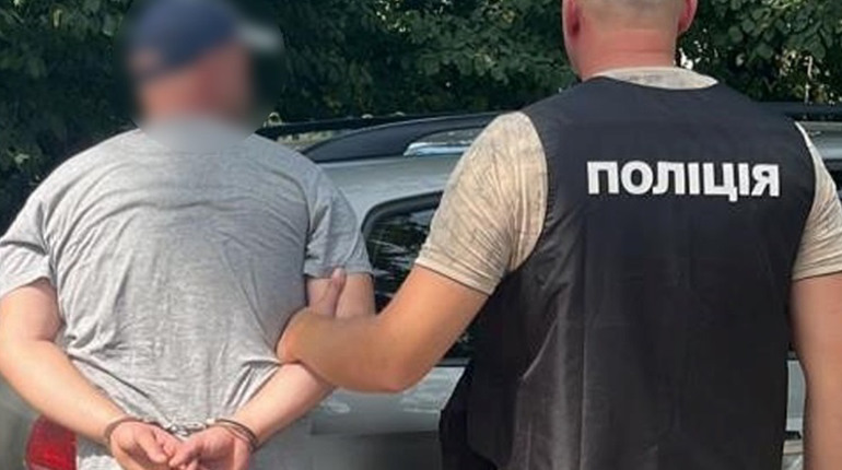 Уманцю загрожує до семи років позбавлення волі за торгівлю зброєю