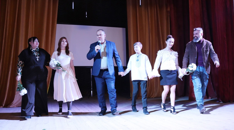 У Жмеринці ветерани війни зірвали овації виставою «Той, що приїхав з Рангуна»