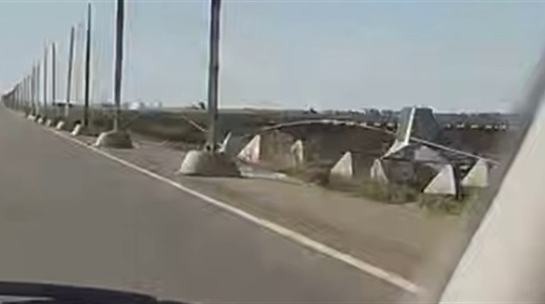«Їдем швидко, це наша безпека»: у Херсоні знімають відео, що ставлять під загрозу місто