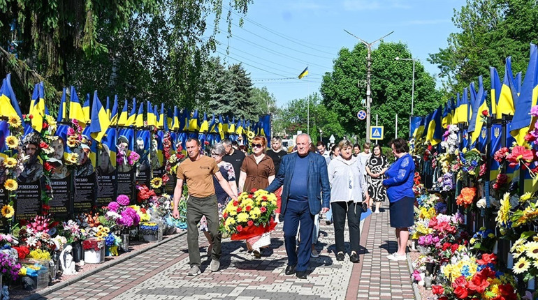 У вічне шикування на Алеї Слави у Кагарлику стали ще чотири полеглих Герої