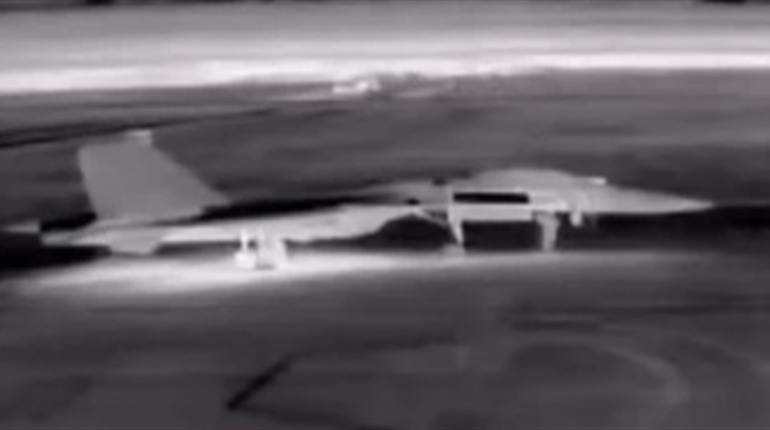 СБУ вразила два російські літаки Су-27 на аеродромі в Криму