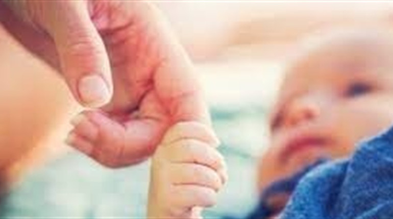 Майже 100 сімей чернігівців отримають допомогу від міста при народженні дитини: яку суму виплатять