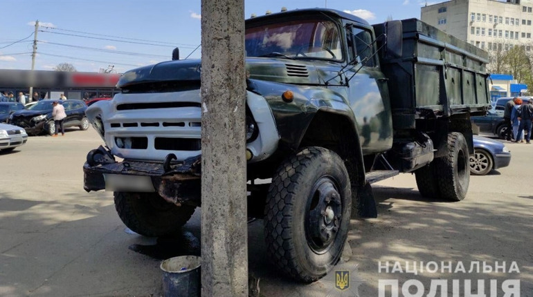 1,7 проміле алкоголю в крові та 15 пошкоджених автівок: в Умані п’яний водій скоїв масову ДТП