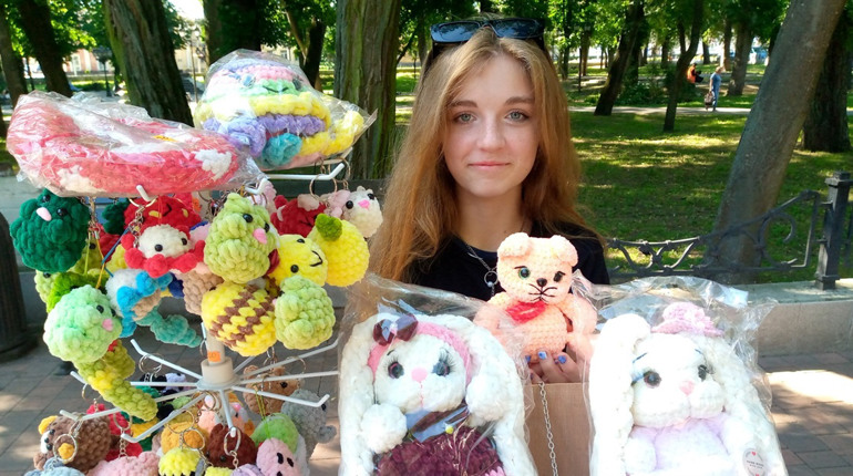 Іграшки, що манять у світ дитинства...