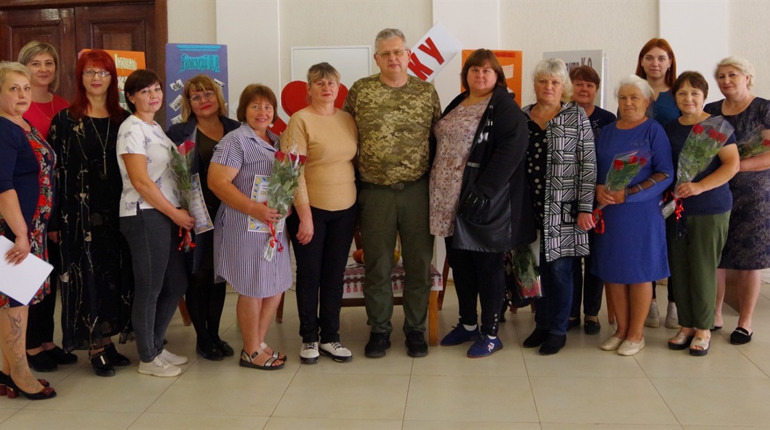 На Великобурлуччині відзначили бібліотекарів та освітян з нагоди професійних свят. Фото