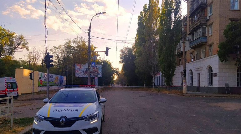 Обстріли Херсонщини: пошкоджені заводи, медзаклад, дитсадочок, церква. Є загиблі та поранені
