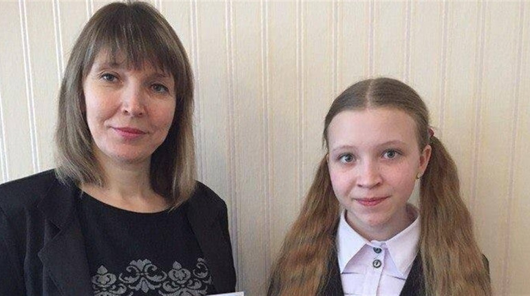Сніжана Хоменко склала НМТ на 200 балів: мама розповіла, як вона поєднувала навчання в США й Україні