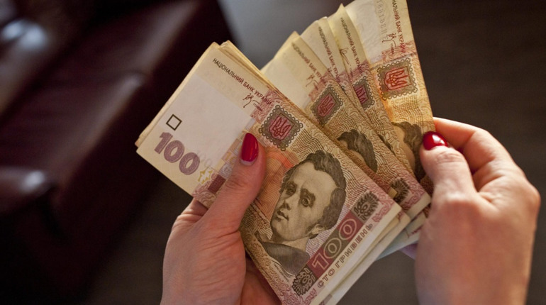 Поцупила документи та картки, поки була в гостях. У Глухові судили жінку за пограбування знайомої