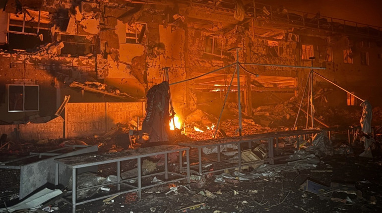 Масована атака на Одесу вночі 12 лютого: пожежі на ринку, в супермаркеті, пошкоджена підстанція