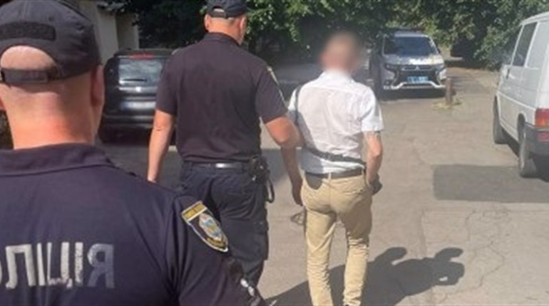 На Черкащині чоловік наїхав на жінку та втік з місця події