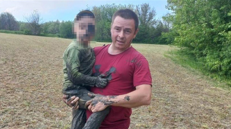 У Подільську знайшли 4-річного хлопчика, який застряг у болоті