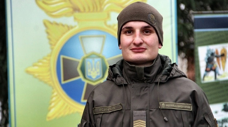 Нацгвардієць з Калинівки допоміг постраждалій у ДТП