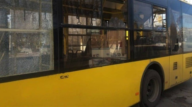 У Херсоні окупанти атакували безпілотником тролейбус