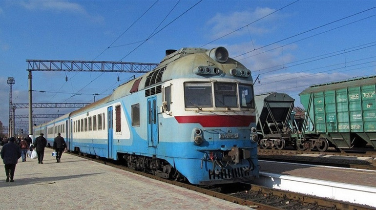 Між Смілою та Золотоношою курсує вечірній дизель-потяг