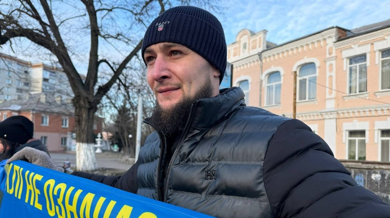 «Кожен сам має усвідомити свою участь у цій війні»: історія Едуарда Карічковського, який шукає брата