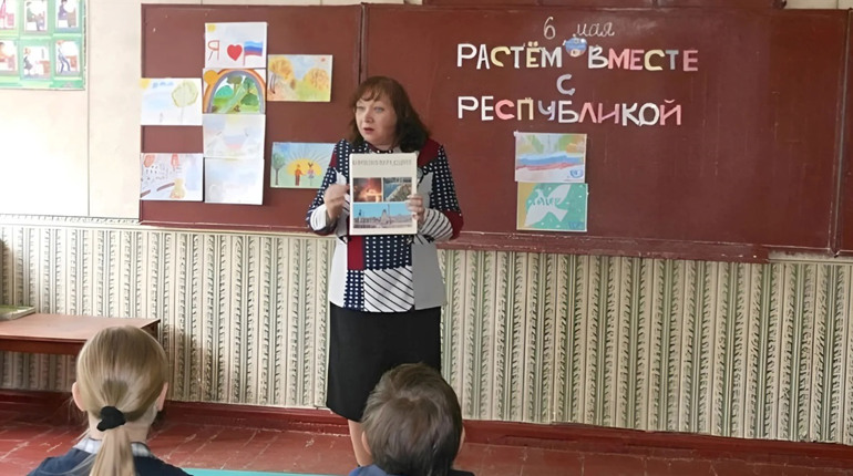 "Історія Луганщини". Окупанти написали новий підручник, затверджений у Кремлі