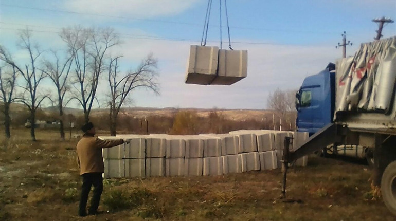 Сватівський священик розказав, якої висоти буде нова церква на майдані Злагоди