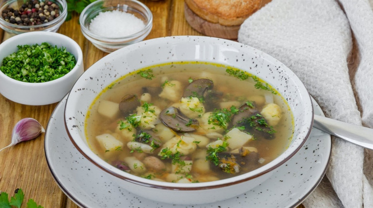 Рецепт дня: грибний суп з кльоцками