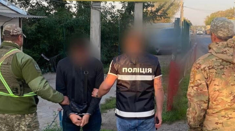 У пункті "Паланка-Маяки-Удобне" затримали іноземця, який збував наркотиків на мільйони гривень