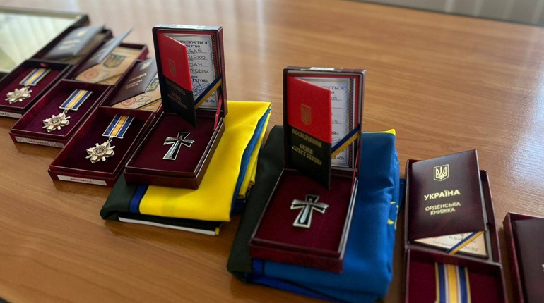 Одинадцятьох військовослужбовців із Сарненського району відзначили посмертними нагородами