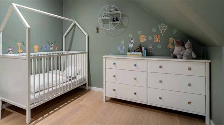 Види дитячих ліжечок: класичне, трансформер, приставне