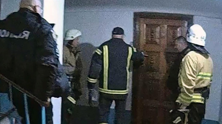 У Звягелі поліцейські допомогли жінці, якій стало зле у власній оселі