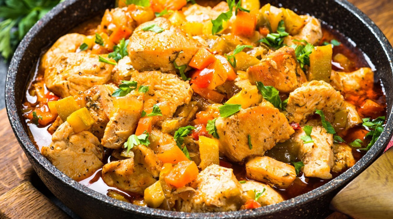 Рецепт дня: куряче рагу з овочами