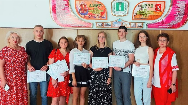 Найрозумніших учнів Сміли та учасника спеціальної олімпіади відзначили грошовими сертифікатами