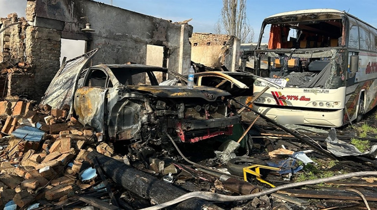 Ворог вночі атакував Одещину: пошкоджено судна, порт і будинки, є постраждалий