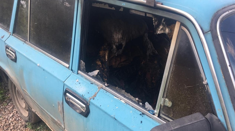 В Нерубайському  чоловік підпалив машину односельця: він говорить, що зробив це просто так