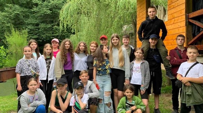 Цього літа відпочинком охоплено понад 90 школярів зі Сватівщини. Як відправити дітей на оздоровлення
