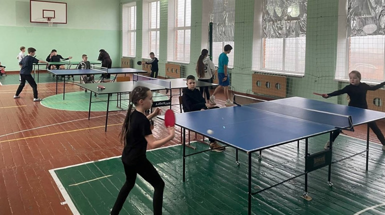 У Первомайську грали в теніс і обрали учасників для регіональних змагань