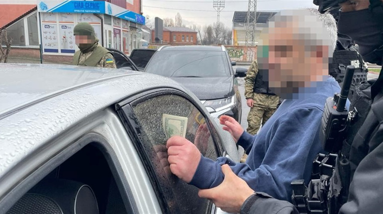 Вартість послуги 2 тисячі доларів. Як військовий із Хмельниччини перенаправляв чоловіків до Польщі