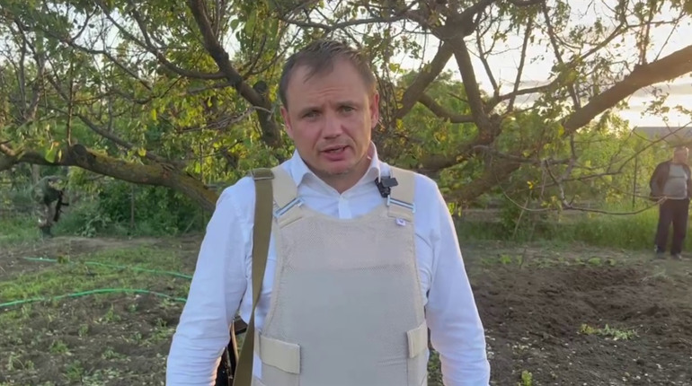 Херсонський зрадник Стремоусов вивіз родину до Криму, а собі придбав гламурний бронежилет