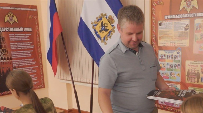 На окупованій Херсонщині школярів змушують читати пропагандистські книжки, авторства колаборантів