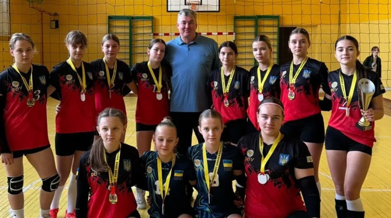 Юні волейболістки ВК «СТАРКОН» вибороли друге місце в обласному чемпіонаті