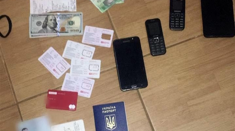 Кіберполіція викрила на Херсонщині шахраїв, які створили фейкові онлайн-ломбарди