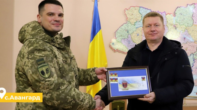 Авангардівська громада передала мільйон гривень воїнам зенітної ракетної Одеської бригади
