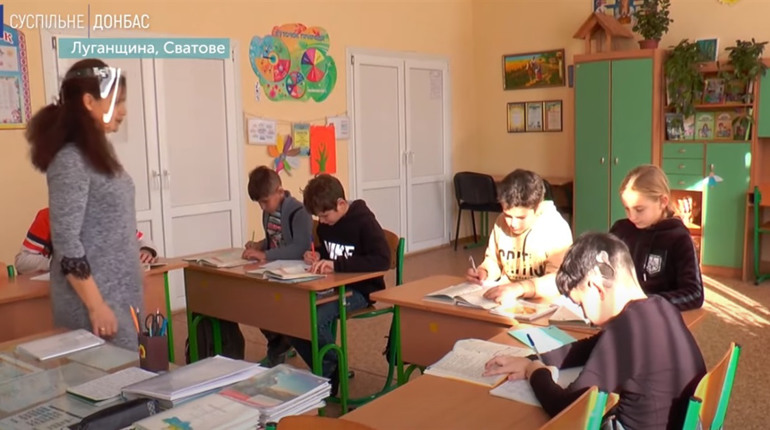 У Сватовому попри обмеження «червоної» зони карантину спецшкола працює у штатному режимі: подробиці