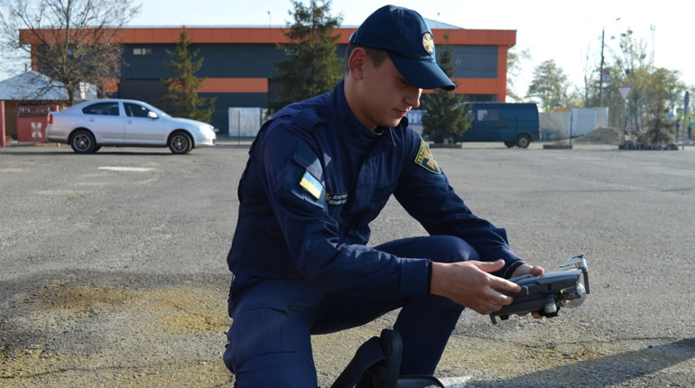 Рятувальники у Сарнах озброїлися квадрокоптером