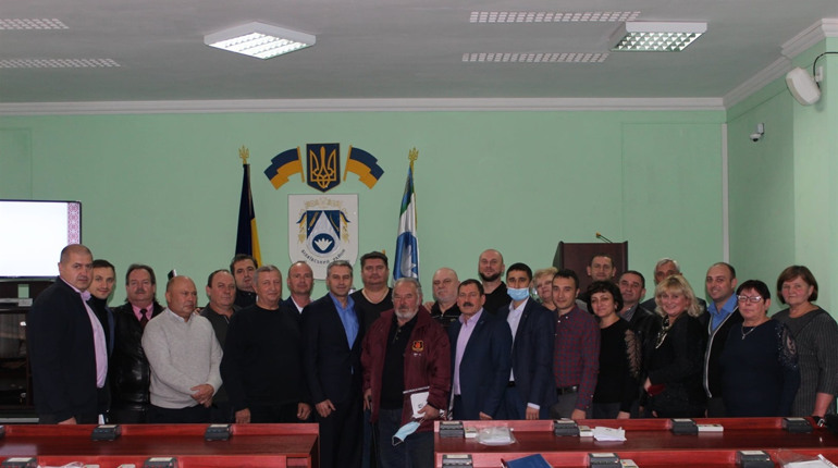 Останнє засідання сесії райради: чи передали депутати Біляївській громаді адмінбудівлі 