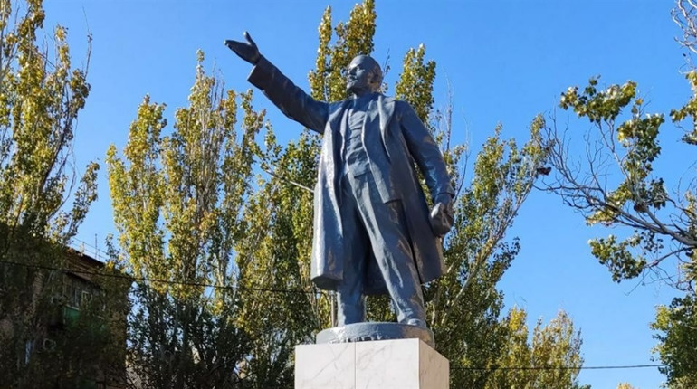 До Мелітополя повернули пам’ятник Леніну