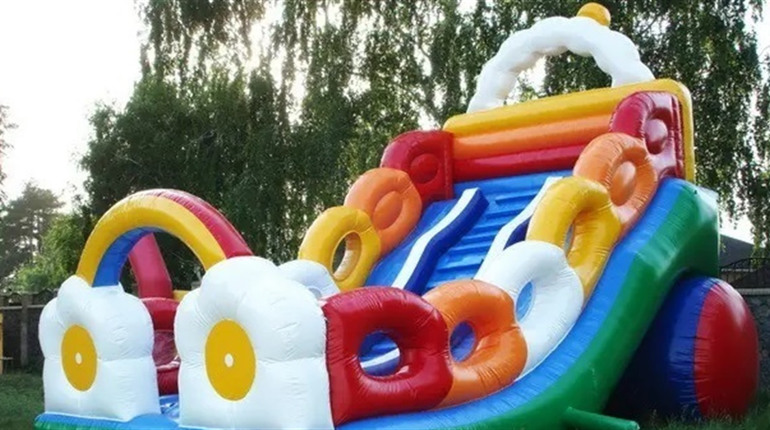 Розваги для маленьких городоччан. Стадіон «Колос» у Городку перетвориться на дитячу розважальну зону