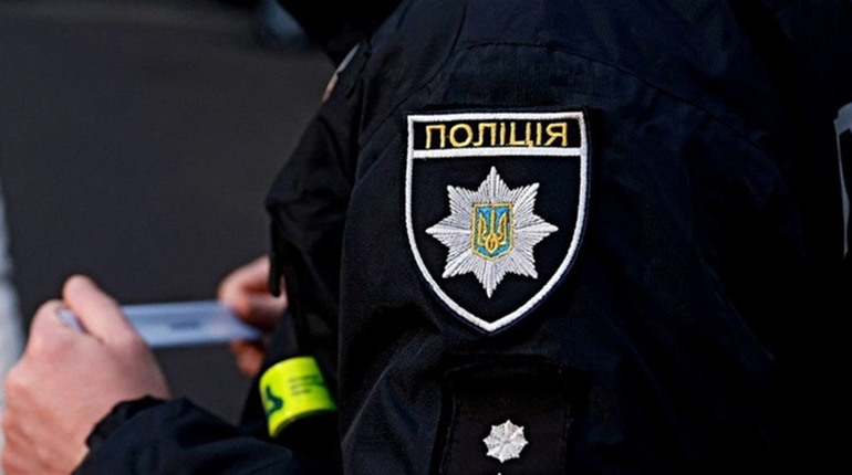 У Переяславі чоловік думав, що допомагає тітці, але гроші переказав шахраям: хроніка поліції