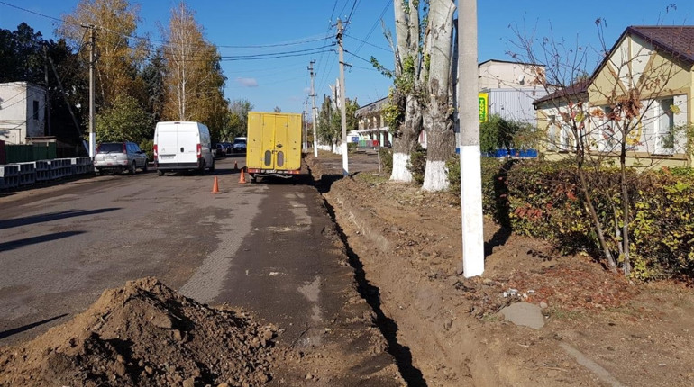 На Головатого почали облаштовувати зливові канали: тимчасово не буде під'їзду до деяких об'єктів