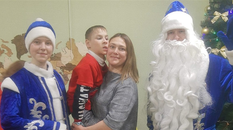 Волонтери та благодійники влаштували свято для дітей з інвалідністю у Волновасі